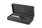 Kirjoitus- ja piirustustarvikkeet - Parker 51 Ballpoint Pen | Deluxe Plum Barrel with Gold Trim | Medium 18k Gold Point with Black Ink Refill | Gift Box - 2123518