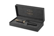 Kirjoitus- ja piirustustarvikkeet - Parker Sonnet Fountain Pen | Matte Black Lacquer with Gold Trim | Medium Nib | Gift Box - 1931517