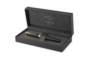 Kirjoitus- ja piirustustarvikkeet - Parker Sonnet Rollerball Pen | Matte Black Lacquer with Gold Trim | Fine Point Black Ink | Gift Box - 1931518