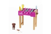 Nuket, pehmolelut ja oheistarvikkeet - Barbie Pieni leikkisetti lemmikkieläintarvikkeilla ja toimivalla pöytäjalkapallolla. - GRG77
