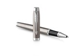 Kirjoitus- ja piirustustarvikkeet - Parker IM Rollerball Pen | Stainless Steel with Chrome Trim | Fine Point with Black Ink Refill | Gift Box - 2143633