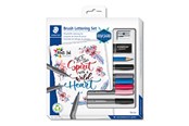 Konferenssi & Esitys - Staedtler Brush Lettering Set 9 pcs 100% PEFC - 61 371-1