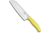 Keittiövälineet - Victorinox Swiss Classic Santoku Knife - 17 cm - Yellow - V-6.85 26.17L8B