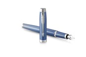 Kirjoitus- ja piirustustarvikkeet - Parker IM Writing Rituals Fountain Pen Peaceful Blue Finish with Gradient & Chrome Trims Fine Nib Blue Ink Gift Box - 2203904