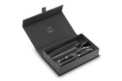 Kirjoitus- ja piirustustarvikkeet - Parker IM Duo Pen Gift Set | Fountain Pen Ballpoint Pen & Pen Pouch | Black Lacquer Finish with Chrome Trims | Medium Tip - 2214457