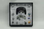 Fanituotteet - GRC - Retro Art Nintendo Gamecube Controller Display - Kuva - GRCFNGCB
