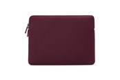 Laukut - Pipetto Classic Fit Sleeve - MacBook Neo 13 (A18 Pro) - Burgundy - P069-147-AN