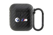 Puhelin - Muut lisävarusteet - BMW BMA2WMPUCA2 AirPods 1/2 cover black/black Carbon Double Metal Logo - 3666339123826