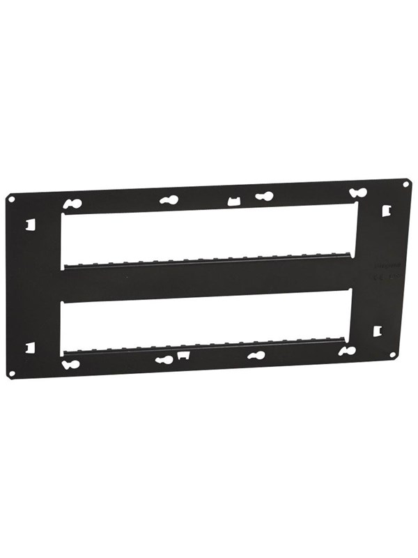 Legrand Batibox tukee 2x10 moduulia.