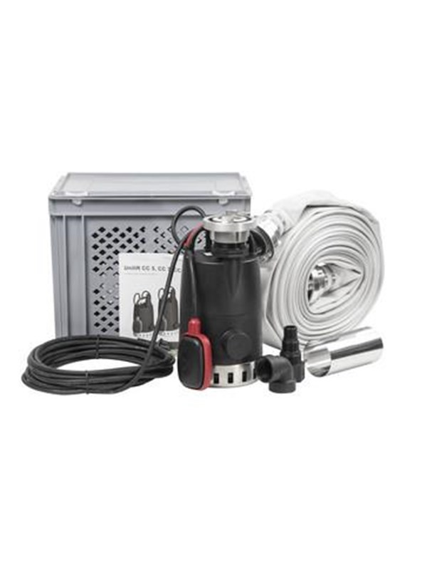 Grundfos Multibox, jossa on Unilift CC7-A1 ja 2 letkua, joissa on pituutta 15 metriä.