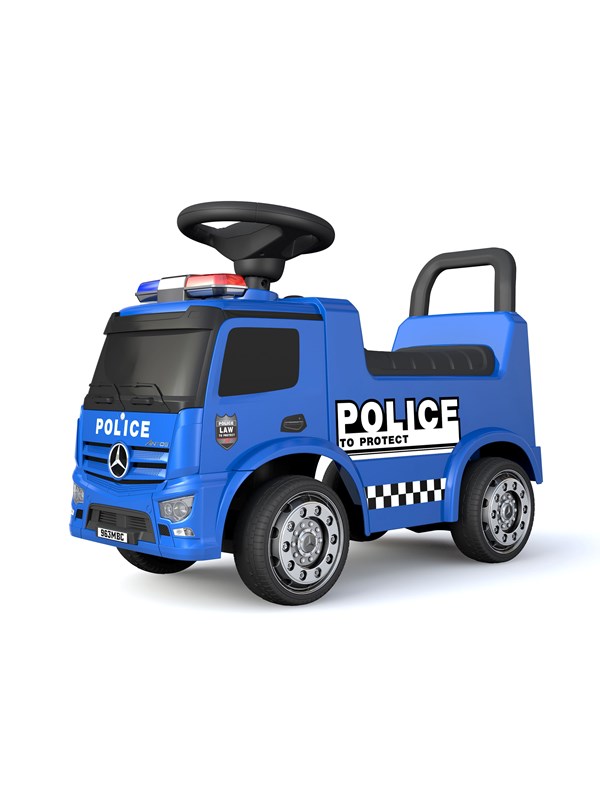 Mercedes Antos poliisin kävelyauto sireeneillä ja hälytysvaloilla.