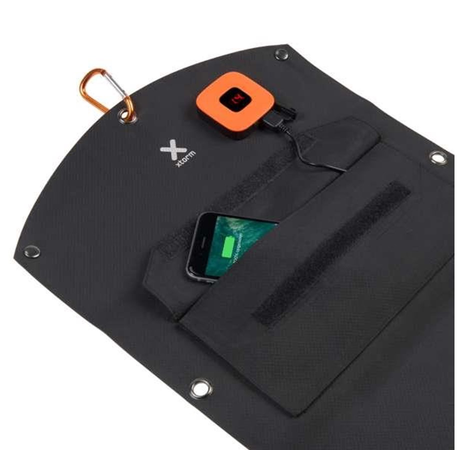 Puhelin - Adapterit & Laturit - Xtorm Tehokas 21W:n aurinkopaneeli USB-C & USB-A - AP275U